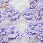 Κεντημένο τρισδιάστατο ύφασμα δαντελλών λουλουδιών/πορφυρός υλικός πολυεστέρας δαντελλών για το φόρεμα βραδιού